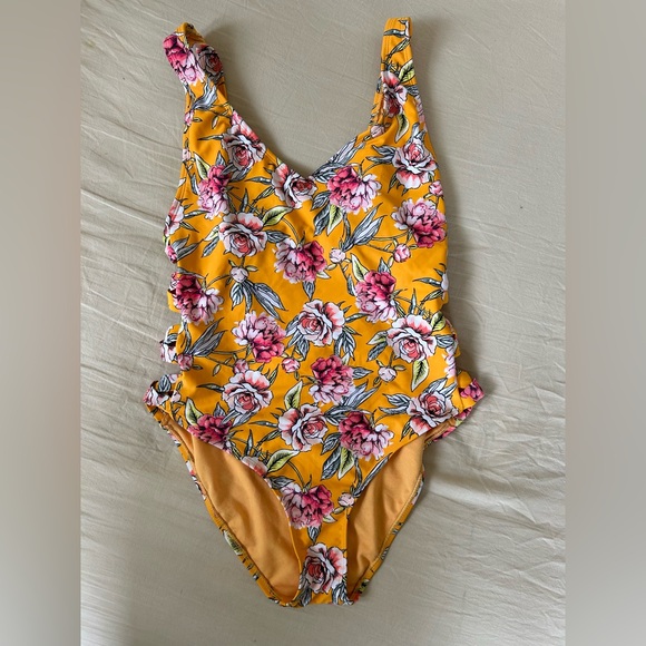 Floral one piece swimsuit - Picture 1 of 4